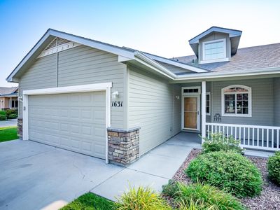 1631 W Lonesome Dove St