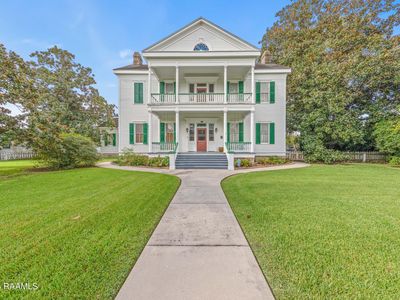 812 E Main St