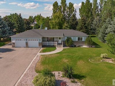4633 E Wind River Dr