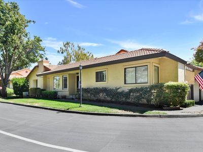 29 Fountain Grove Circle