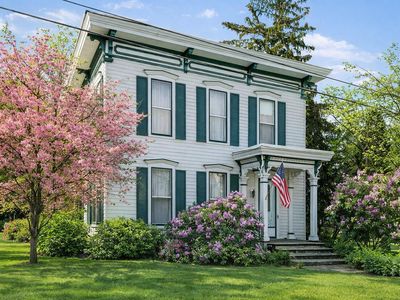 427 S Main St NE
