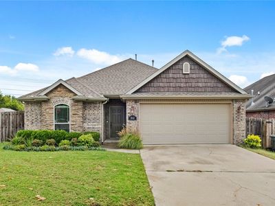 3112 N Autumn Rose Ave