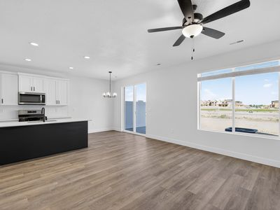 2717 W 2735 N