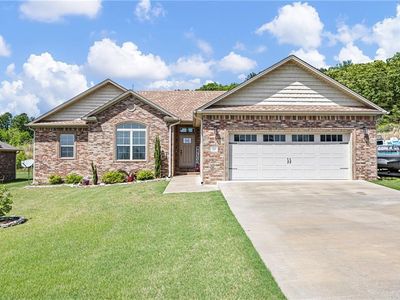325 Crestwood Ln