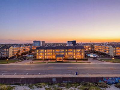 6300 Seawall Blvd #6107