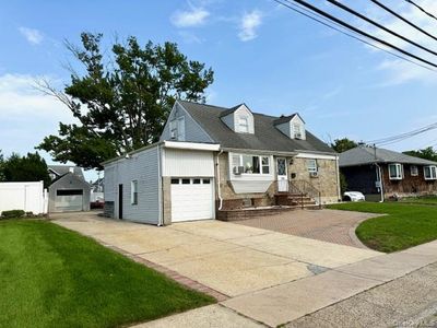 155 Roosevelt Avenue