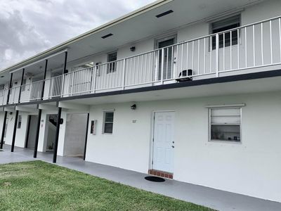 1113 LAKE Terrace #107