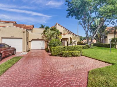 22522 Meridiana Drive