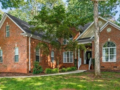 Property at 6987 Bethesda Ct, Summerfield, NC
