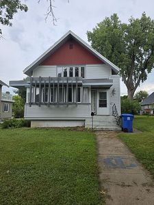 303 3rd Ave