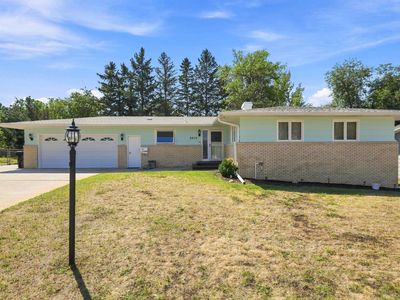 2413 Harney Dr
