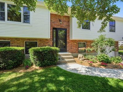 17 Captain Lathrop Dr