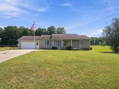 100 Meadows Ln
