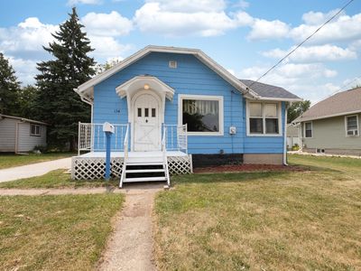134 Douglas St
