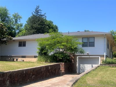 185 NW 8th St