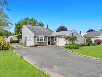 Property at 12 Handy Lane, Medford, NY