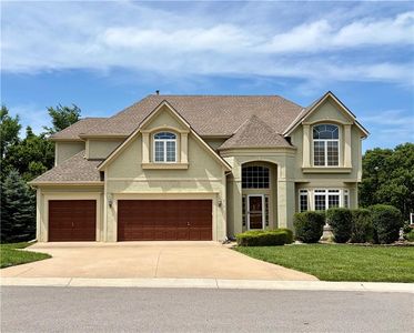 212 NE Hidden Ridge Ln