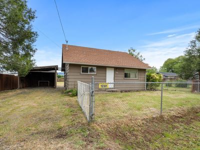 1281 Thomas Rd