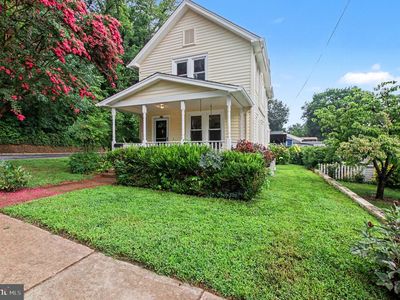 923 Monument Ave