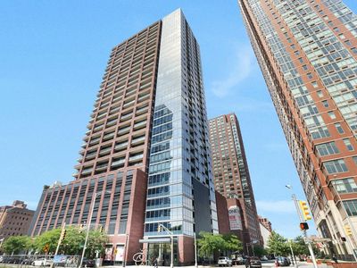 389 Washington St APT 33E