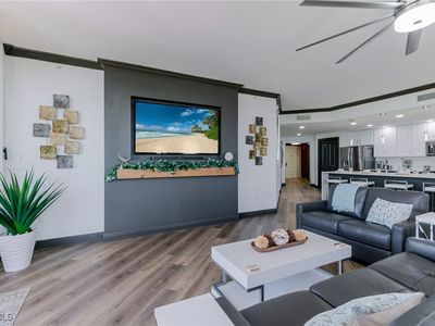 5781 Cape Harbour Dr APT 607