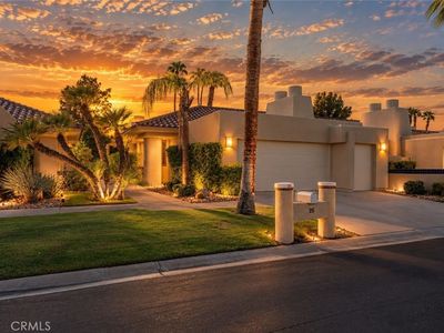 25 Kavenish Dr