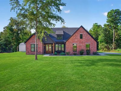 384 Clara Ln