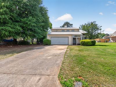 105 E Pondella Dr