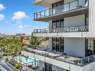 2960 NE 207th St Unit 811