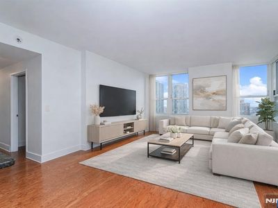 88 Morgan St APT 3701