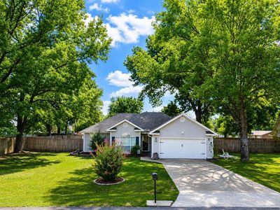 11 Crestwood Cv