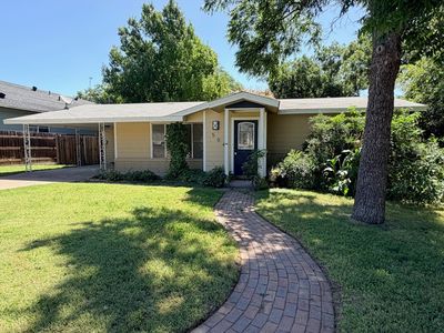 504 N Elm St