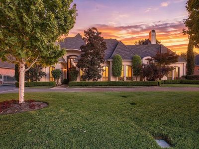 2711 Meadowview Dr