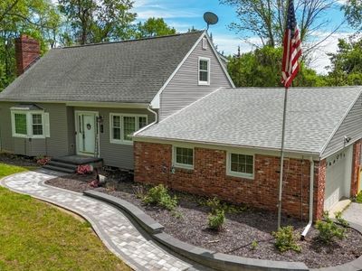 30 Anderson Hill Rd