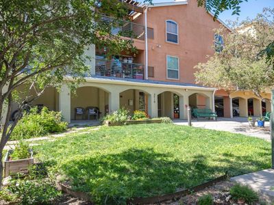 2510 Taft Dr #300