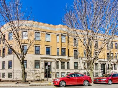 4214 N Kenmore Ave APT 2F