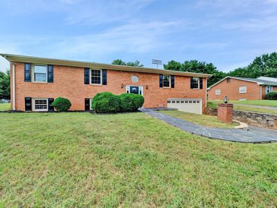 320 Swan Dr