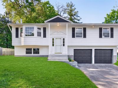8 Mockingbird Lane