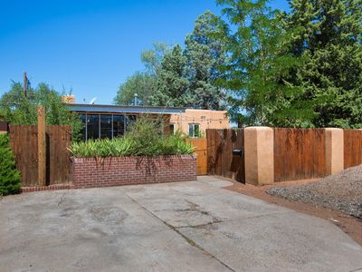 609 Valencia Dr SE