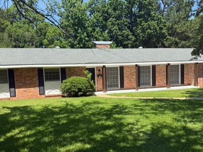 2557 Woodley Rd