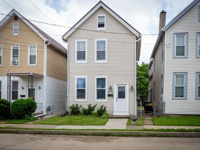74 E 25th St