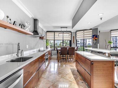 520 Brickell Key Dr APT A700