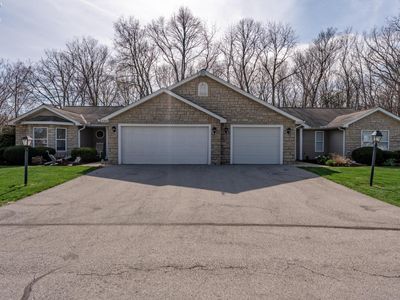 590 N Vineyard Cir