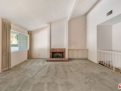 17105 Palisades Cir