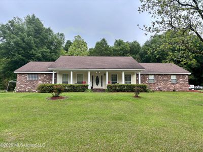 59 Thomas Ln