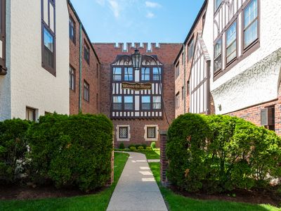 Property at 1101 Merrill St #M1, Winnetka, IL