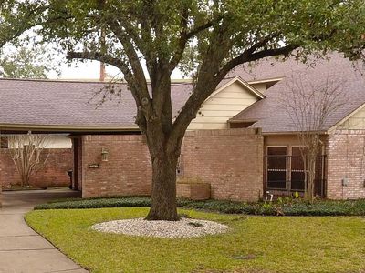 203 Lakeside Blvd