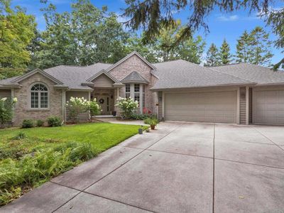 404 Ledgewood DRIVE