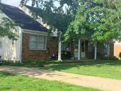 2301 Vanguard Ave