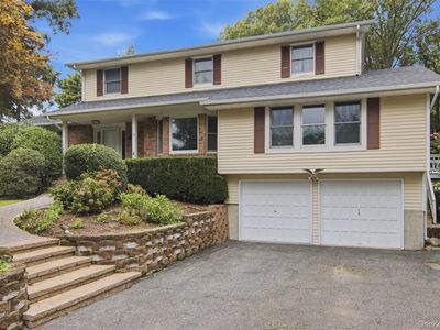 18 White Deer Court